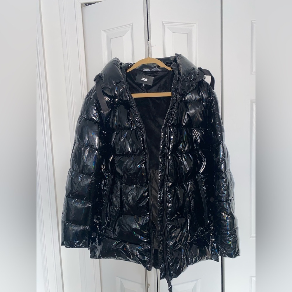 $320 DKNY Women's Water Resistant Patent Leather Glossy Puffer Jacket Black L
